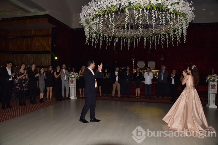 Bursalı gençlerin nişan heyecanı 