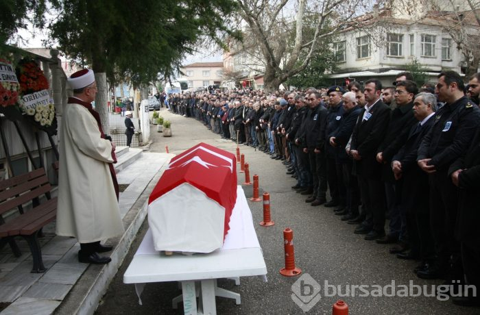 Bursa'da kaza kurşunuyla ölen polis gözyaşlarıyla uğurlandı	