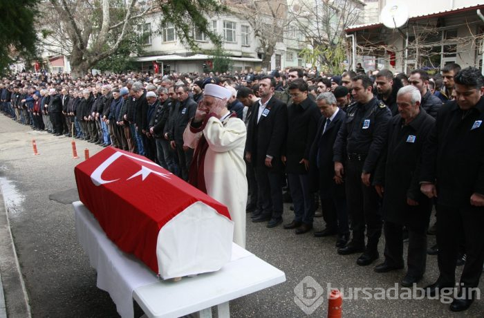 Bursa'da kaza kurşunuyla ölen polis gözyaşlarıyla uğurlandı	