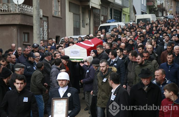 Bursa'da kaza kurşunuyla ölen polis gözyaşlarıyla uğurlandı	