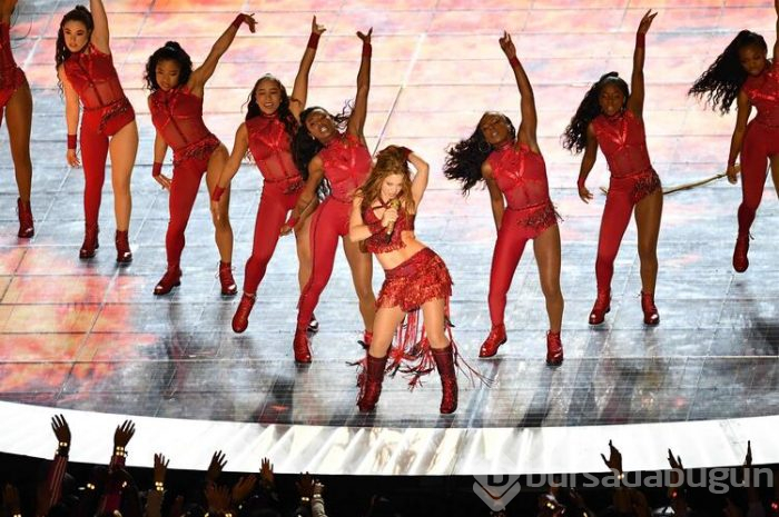 Shakira ve Jennifer Lopez, Süper Kupa devre arasına damga vurdu!