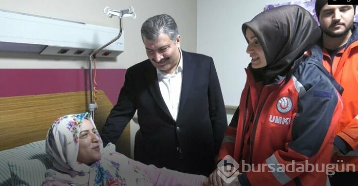 Enkaz altından kurtarılan Azize Çelik yeni evine kavuştu