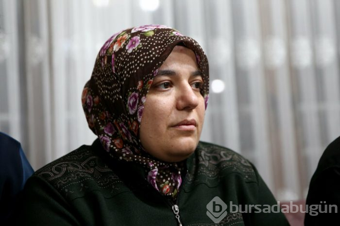 Enkaz altından kurtarılan Azize Çelik yeni evine kavuştu