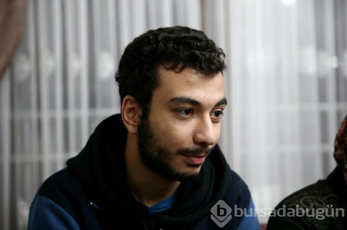 Enkaz altından kurtarılan Azize Çelik yeni evine kavuştu