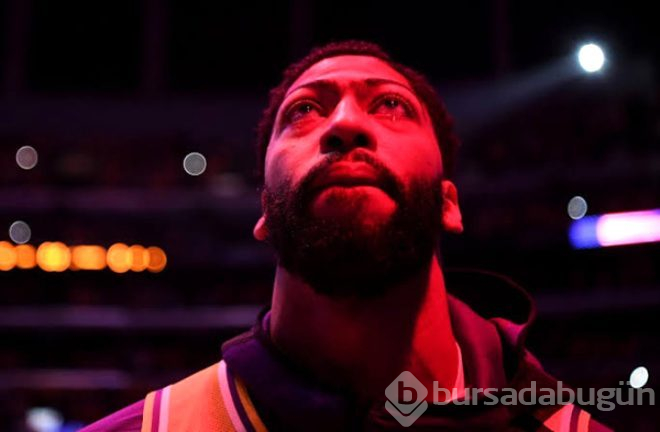 Kobe Bryant'a Lakers maçında tüyleri diken diken eden veda!