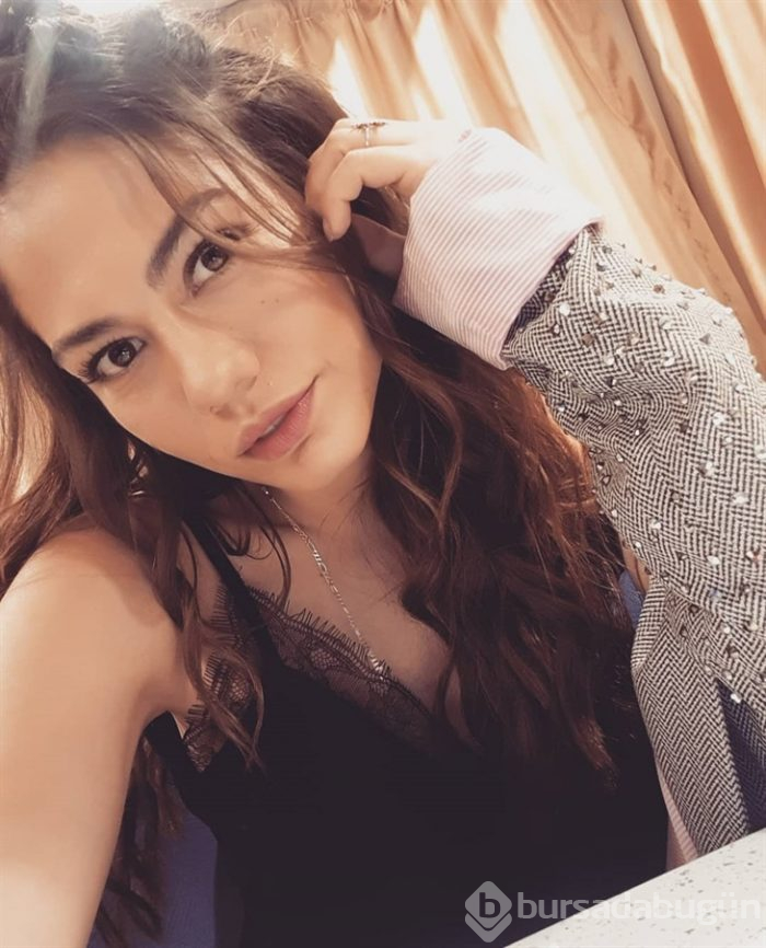 Demet Özdemir büyük beğeni topladı!