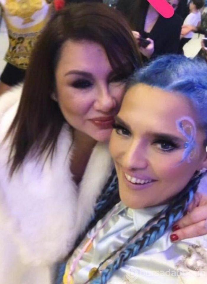 Demet Akalın'dan kızına muhteşem kutlama