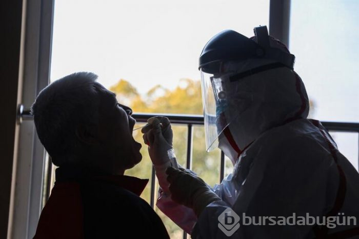 Coronavirüsüyle mücadele eden doktorların fedakarlık izi