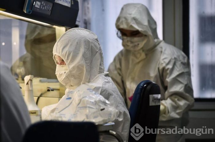 Coronavirüsüyle mücadele eden doktorların fedakarlık izi