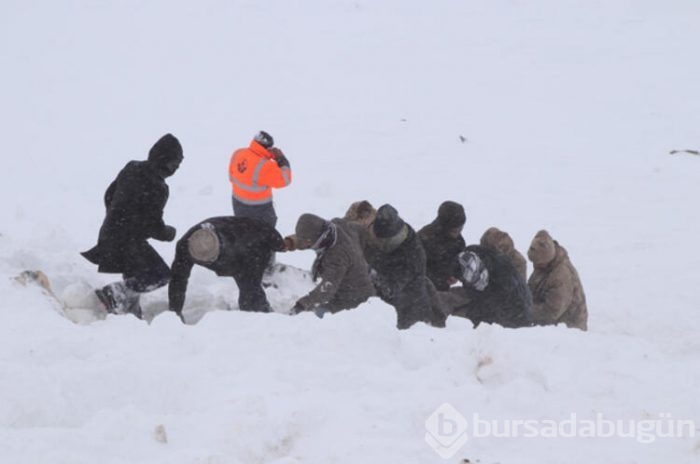 Çığ üstüne 39 kurban