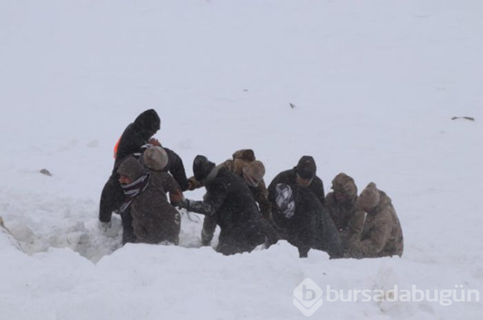 Çığ üstüne 39 kurban