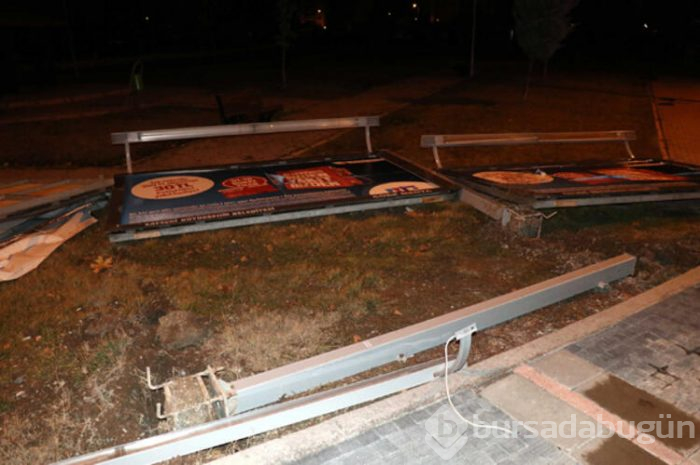 Rüzgardan çatılar uçtu, duvarlar yıkıldı!