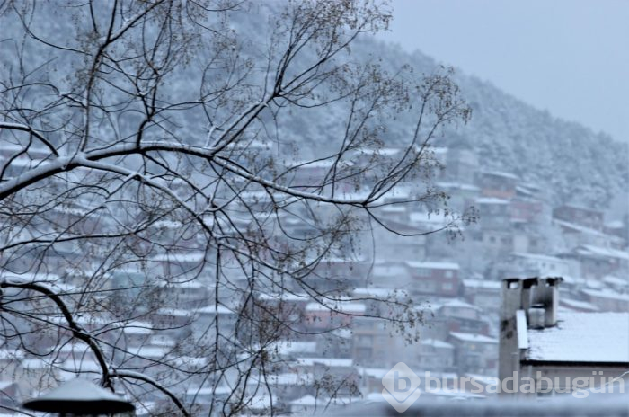 Bursa güne karla uyandı! İşte o görüntüler...	