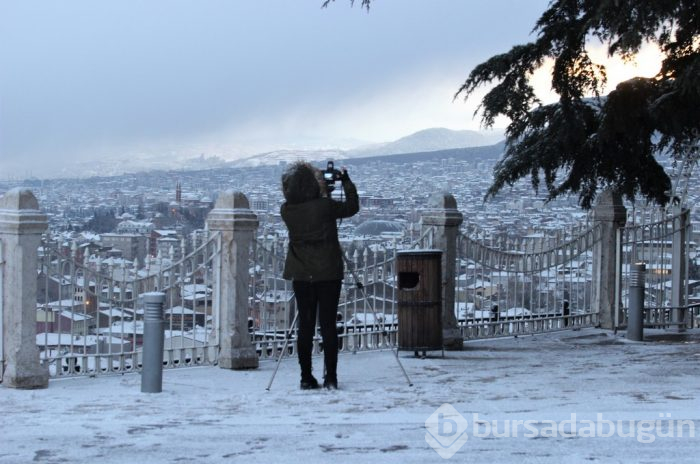 Bursa güne karla uyandı! İşte o görüntüler...	