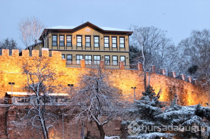 Bursa güne karla uyandı! İşte o görüntüler...	