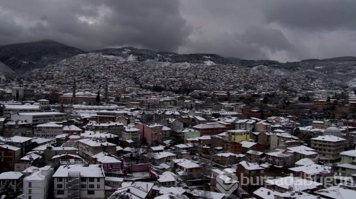 Bursa güne karla uyandı! İşte o görüntüler...	