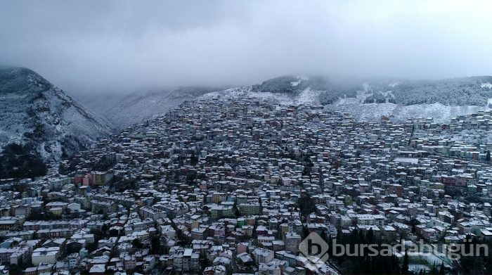 Bursa güne karla uyandı! İşte o görüntüler...	
