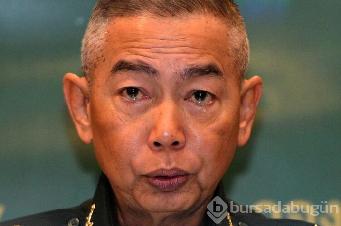 Tayland komutanı gözyaşlarına hakim olamadı!