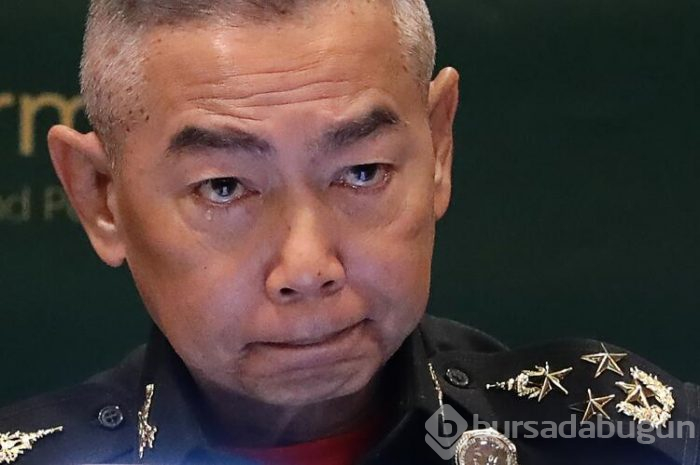 Tayland komutanı gözyaşlarına hakim olamadı!