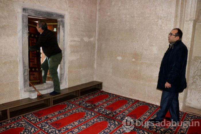 Selimiye Camii'nin tarihi kapılarına zarar verdiler!