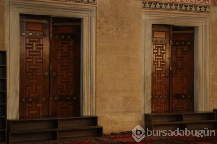 Selimiye Camii'nin tarihi kapılarına zarar verdiler!