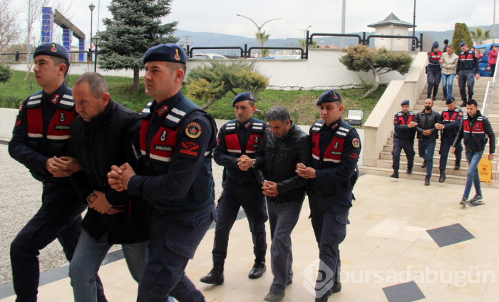 Kocasını öldürttü!