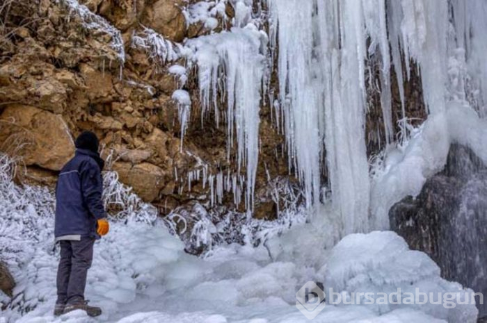 -15 derecede şelale dondu!