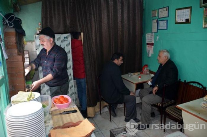 100 yıllık dede mesleği! Sadece 20 metrekarede yapıyor