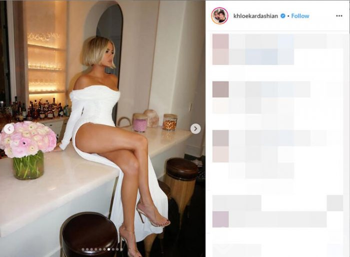 Khloe Kardashian, beyaz elbisesiyle Oscar'a damga vurdu!