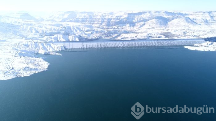 Ilısu Barajı'nda kar güzelliği