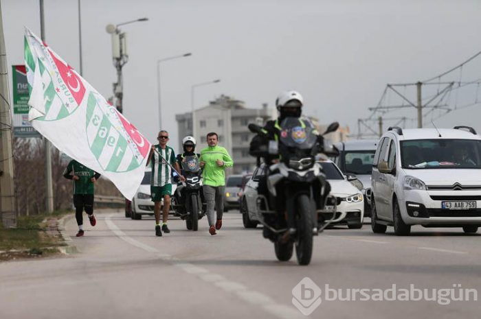 Bursaspor taraftarı Sevgililer Günü'nde koştu!