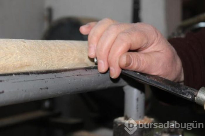  4 çocuk annesi, çalışma azmi ile  övgü topluyor