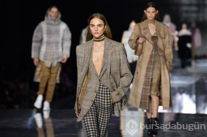 Burberry Defilesi'nde ünlü güzeller yürüdü!