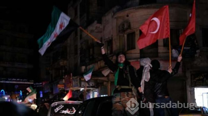 Türk bayraklarıyla sokaklara döküldüler!