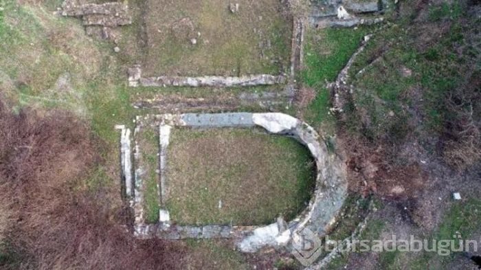 Bahçesinde Roma dönemine ait eserler çıktı