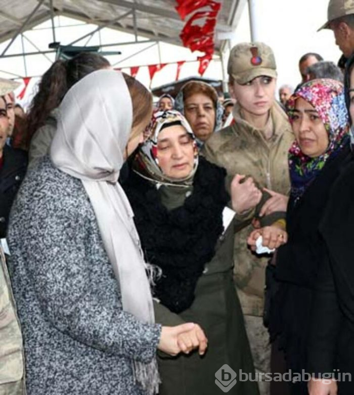 İdlib şehidi sözleşmeli er memleketi toprağa verildi