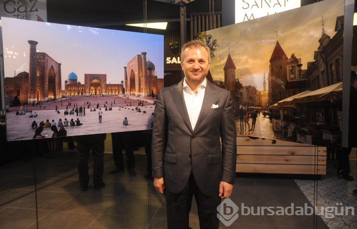 Fotoğraf sanatçısı iş insanından renkli sergi
