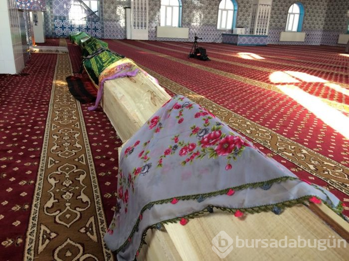 Van'da depremde hayatını kaybedenlere veda!