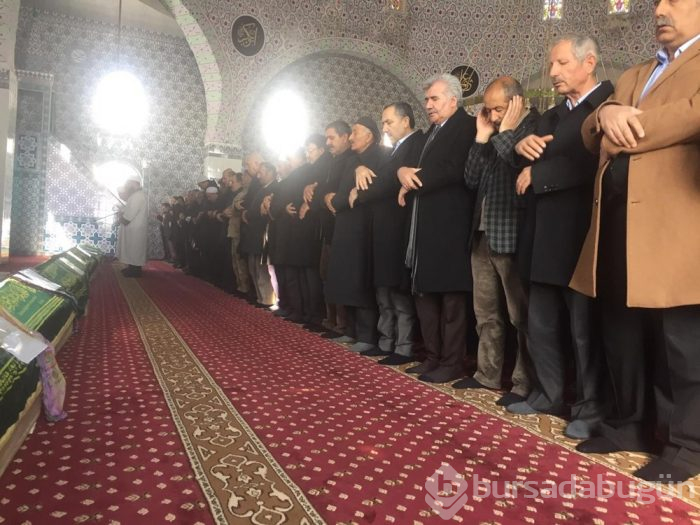 Van'da depremde hayatını kaybedenlere veda!