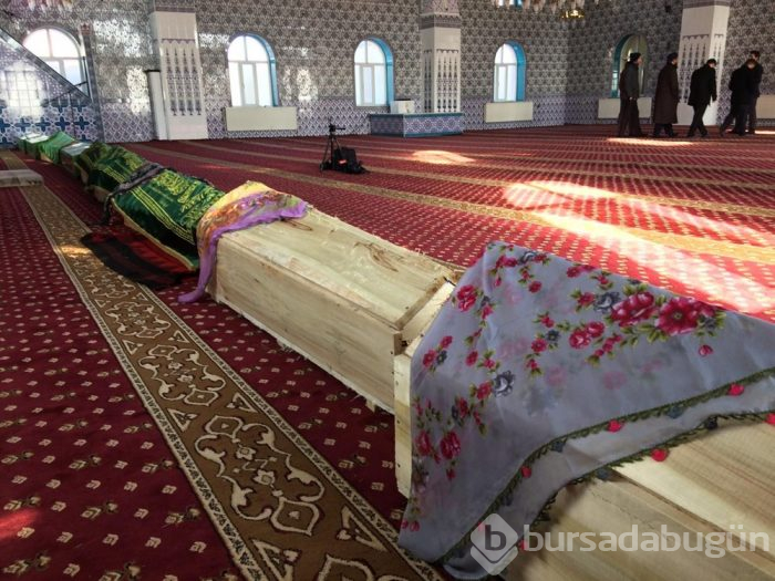 Van'da depremde hayatını kaybedenlere veda!