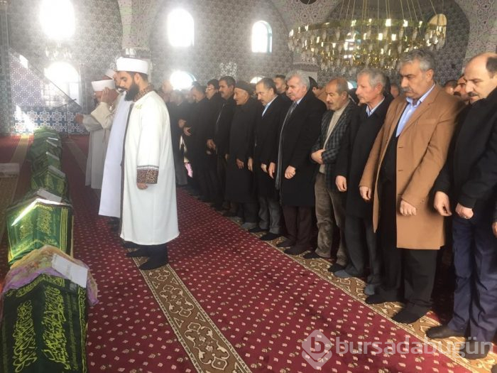 Van'da depremde hayatını kaybedenlere veda!
