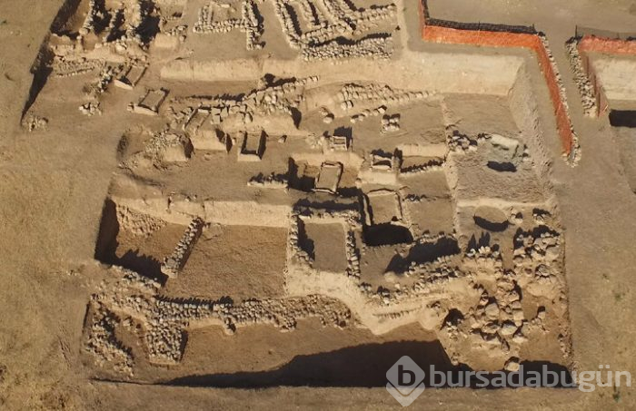 Höyükten çıkan tarihi 'oyun seti'nin eksik parçaları işte böyle görüntülendi!