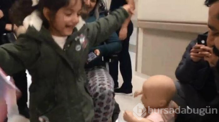 Uçak kazasında kaybetmişti! Görünce sevinçten havalara uçtu
