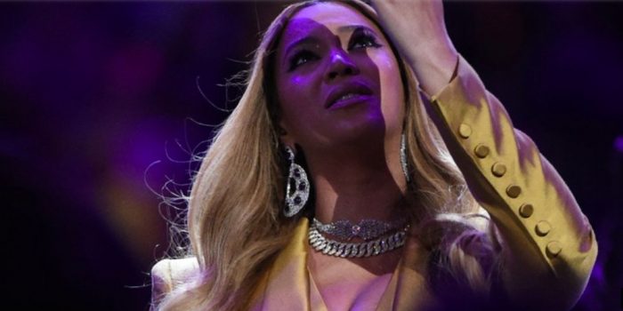 Beyonce'den özel performans