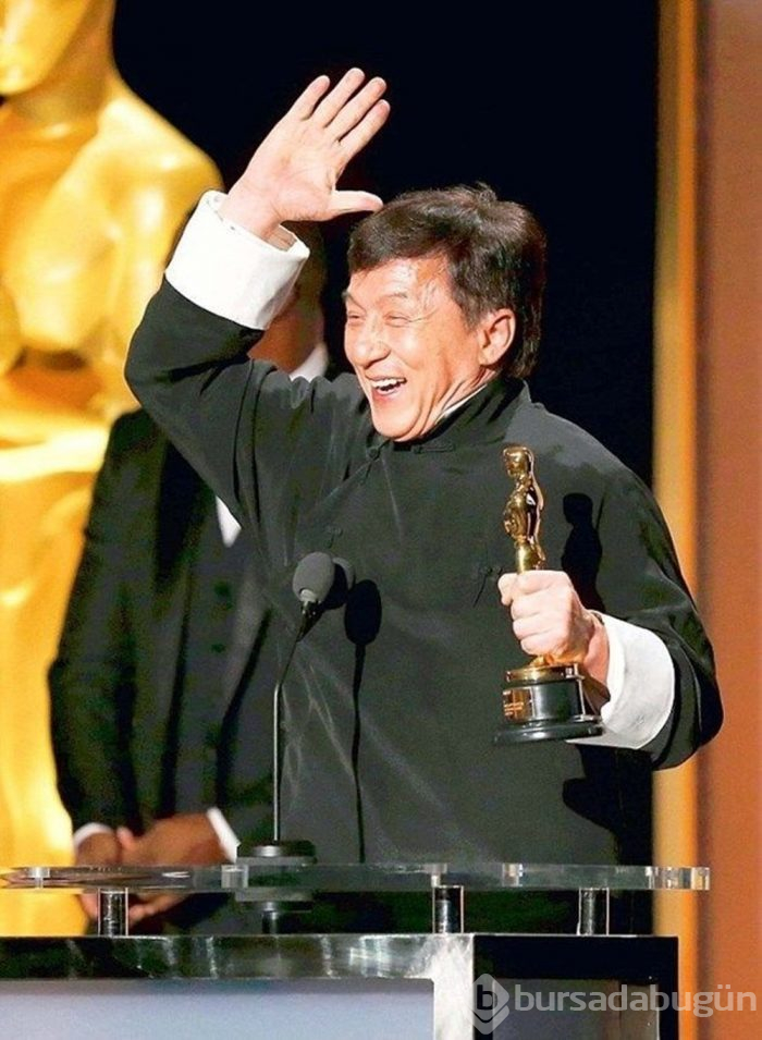 Jackie Chan karantinaya alındı iddiası!