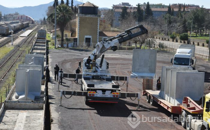 İdlib'e beton blok sevkiyatı yapıldı!
