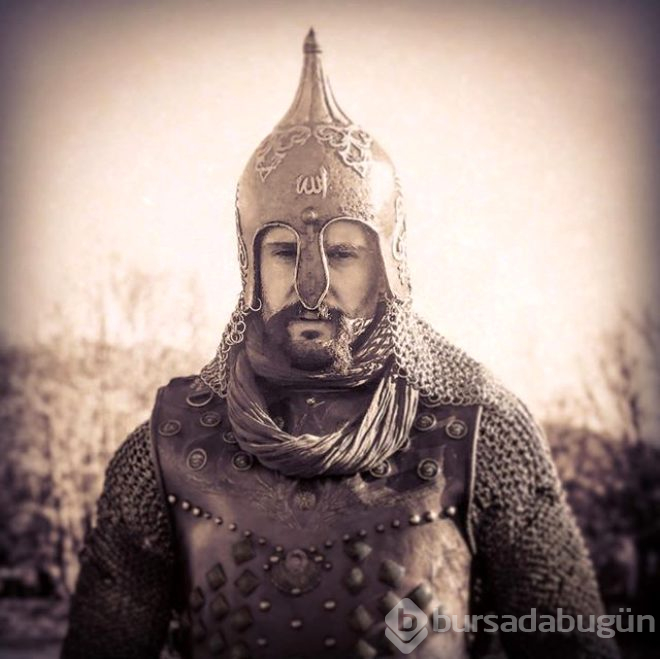 Yakışıklı oyuncu kamyon şoförü oldu!