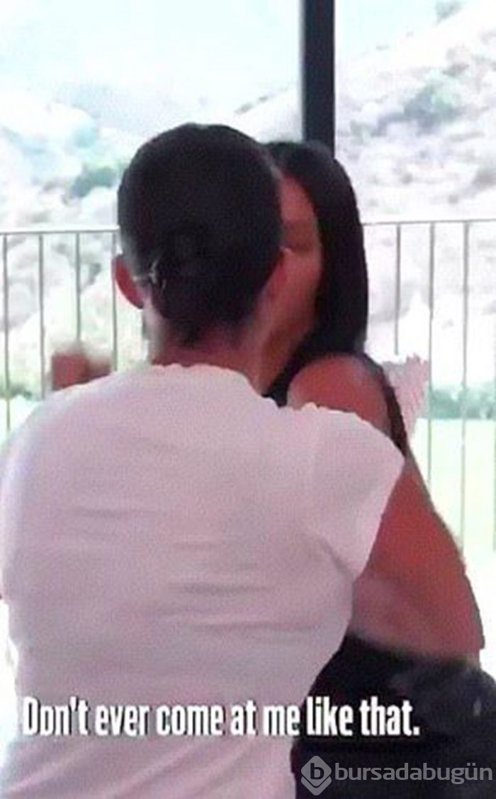 Kim Kardashian ve Kourtney Kardashian yumruk yumruğa kavga ettiler!