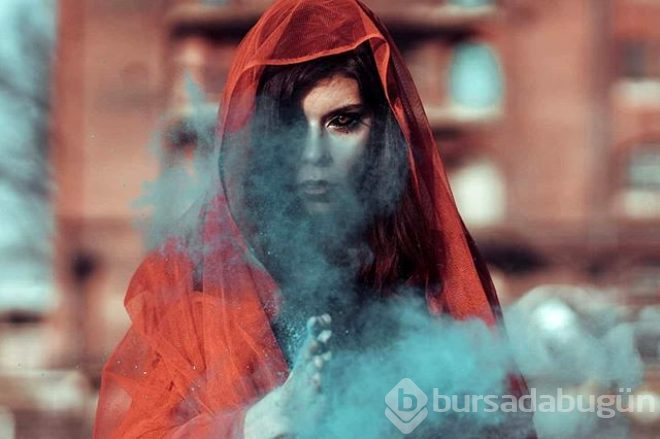 Şarkıcıya özenip gözlerine dövme yaptırdı! Sonu kötü bitti...