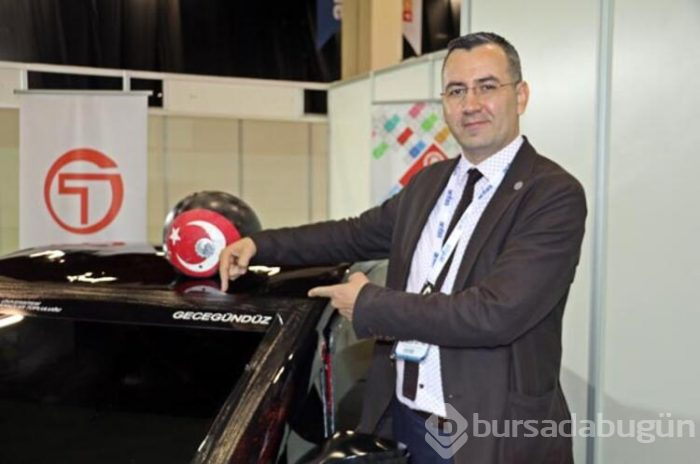 Gece gündüz çalışıp 1 yılda araba yaptılar!